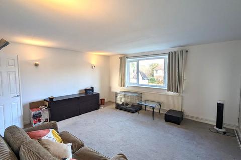 2 bedroom apartment to rent, Ridgeway Court, Redhill