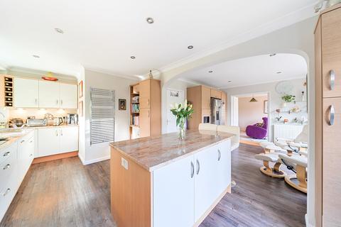 13 Crossacres, Woking, GU22 8QS