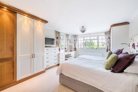 13 Crossacres, Woking, GU22 8QS