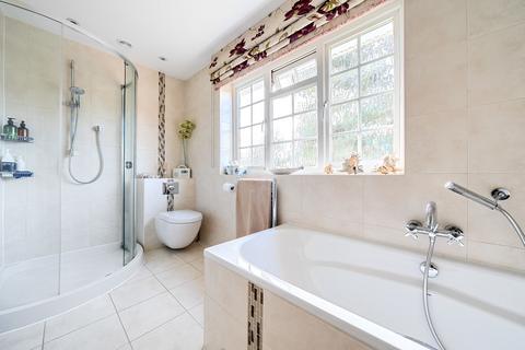 13 Crossacres, Woking, GU22 8QS