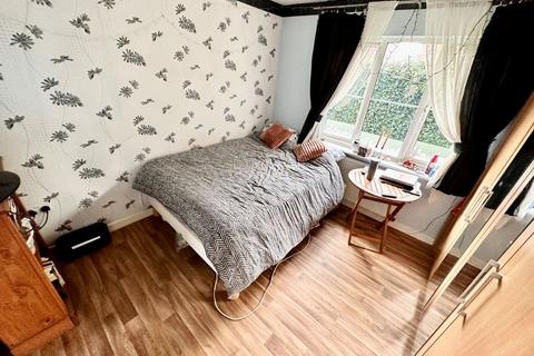 2 bedroom detached bungalow for sale - 31A Alton Road, Bournemouth, Dorset, BH10 4AB