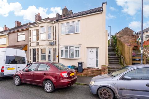 2 bedroom end of terrace house for sale - St. George, Bristol BS5
