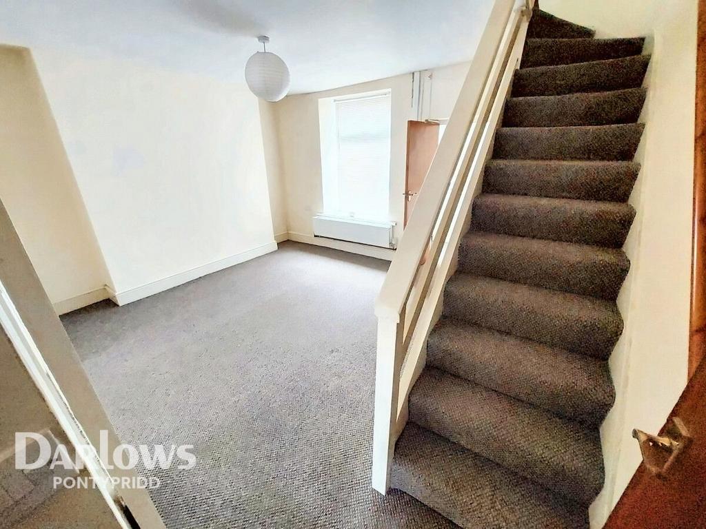 Lee Street, Pontypridd 2 bed terraced house for sale £120,000