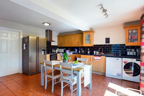 3 bedroom semi-detached house for sale, Valley Road, Walsall, WS3