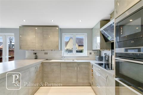 13 Chapman Place, Colchester, CO4 5ZJ