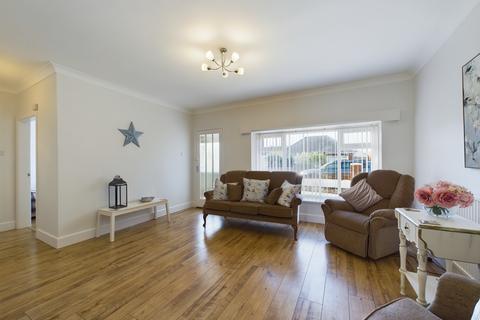 2 bedroom bungalow for sale, Berwick Road,  Lytham St. Annes, FY8