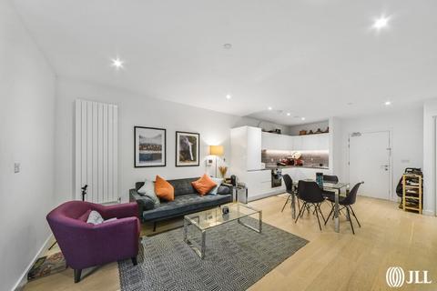 1 bedroom flat to rent, Fairwater House, London E16