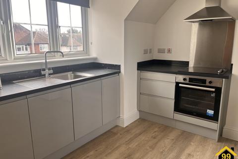 2 bedroom flat to rent, Hendon Lane, London, N3