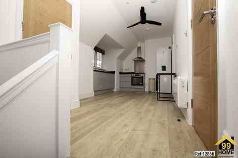 2 bedroom flat to rent, Hendon Lane, London, N3