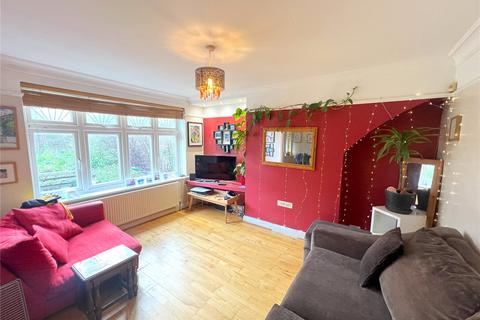 26 Brinklow Crescent, London, SE18 3BP