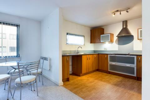 2 bedroom flat to rent, St Catherines Court, Marina, Swansea, SA1