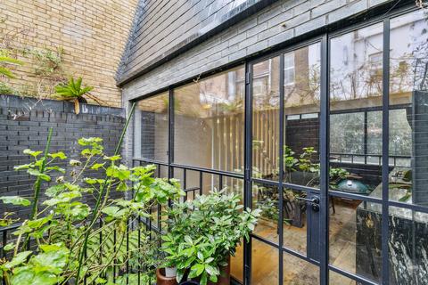 2 bedroom mews for sale, Prince Albert Mews, London, SW11