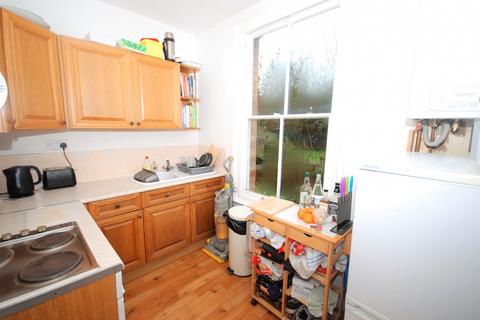 Studio to rent, 6 Lillington Avenue, Leamington Spa, Warwickshire, CV32