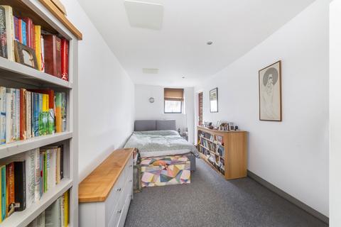1 bedroom flat for sale, Rochester Place, London