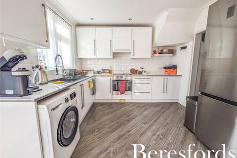 10 Craven Gardens, Harold Wood, Romford, RM3 0DF