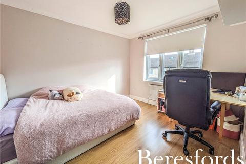 10 Craven Gardens, Harold Wood, Romford, RM3 0DF