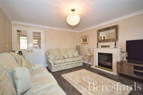 3 Caxton Way, Romford, RM1 4GS