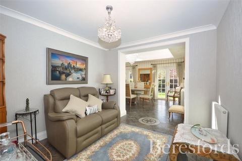 3 Caxton Way, Romford, RM1 4GS