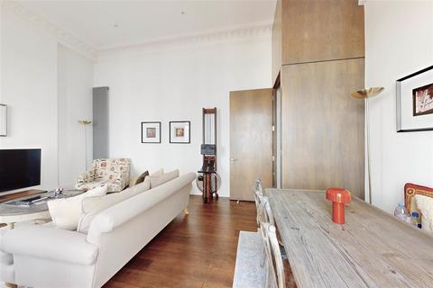2 bedroom flat to rent, CHESHAM STREET, London, SW1X