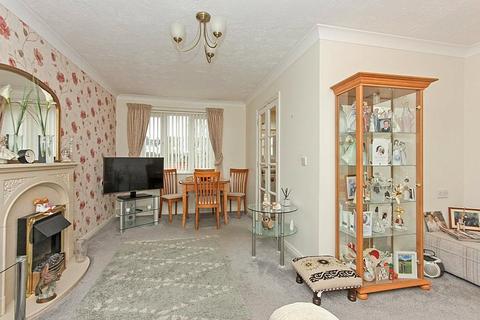 1 bedroom apartment for sale, Bell Road, Sittingbourne, Kent, ME10