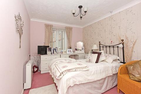 1 bedroom apartment for sale, Bell Road, Sittingbourne, Kent, ME10