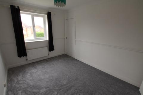 2 bedroom property to rent, Brookfield Close, HU7