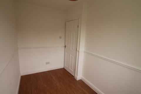 2 bedroom property to rent, Brookfield Close, HU7