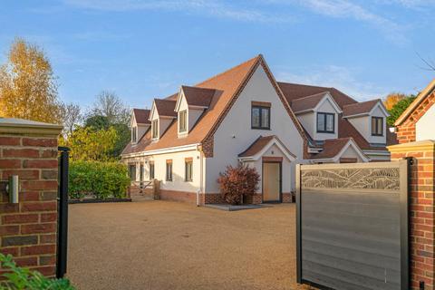 5 bedroom detached house for sale, Northfield Road Wyboston, Bedford, MK44 3AZ