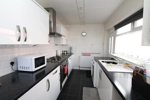 2 bedroom detached bungalow to rent, Mill Rise, HU16