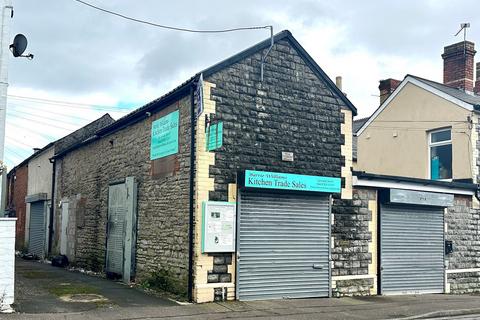 Property to rent - Holton Road, Barry, The Vale Of Glamorgan. CF63 4HT