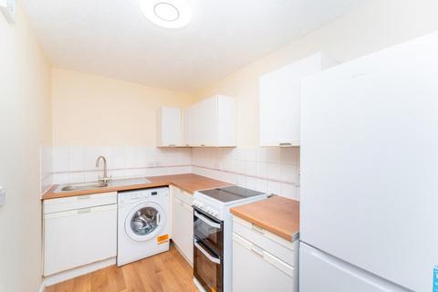1 bedroom apartment to rent, Vicars Bridge Close, Wembley, HA0 1XT