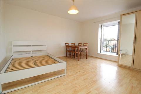 Studio to rent, Abbeyfields Close, Ealing, NW10