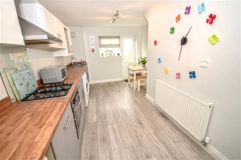 3 bedroom end of terrace house for sale, Belloc Avenue, South Shields