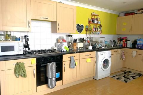 2 bedroom flat to rent - Lewis Gardens, Stamford Hill