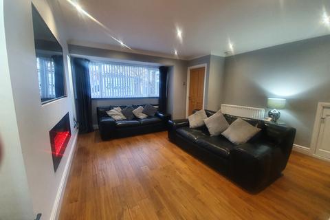 3 bedroom semi-detached house for sale, Somerton Court, Kingston Park, Newcastle upon Tyne, Tyne and Wear, NE3 2QZ