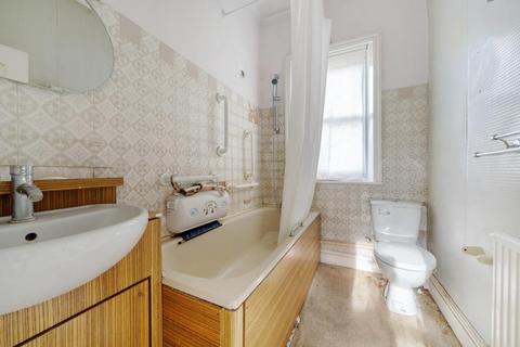 2 bedroom semi-detached house for sale, Oakleigh Park South,  London,  N20,  N20