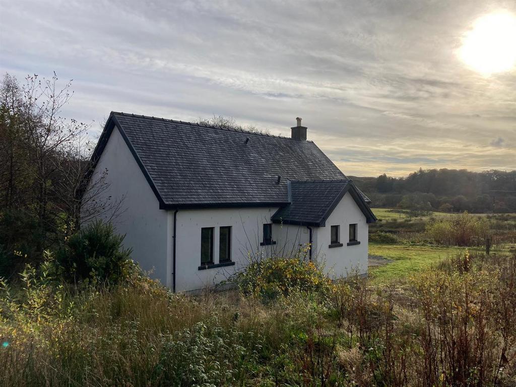 Stone View, Lochgilphead PA31 4 bed house for sale £270,000