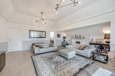 3 bedroom flat for sale, Cockfosters Road, Hertfordshire EN4