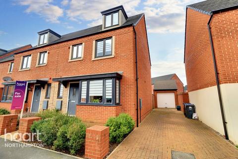 41 Balmoral Close, Northampton, NN5 4WA