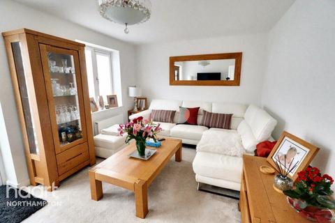 41 Balmoral Close, Northampton, NN5 4WA