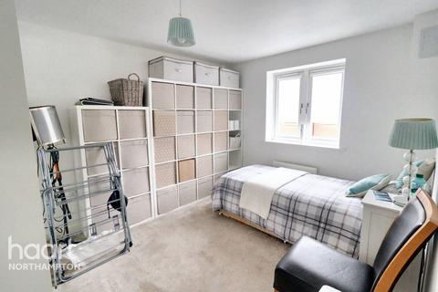 41 Balmoral Close, Northampton, NN5 4WA