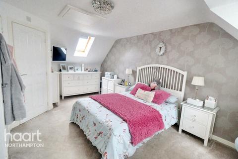 41 Balmoral Close, Northampton, NN5 4WA