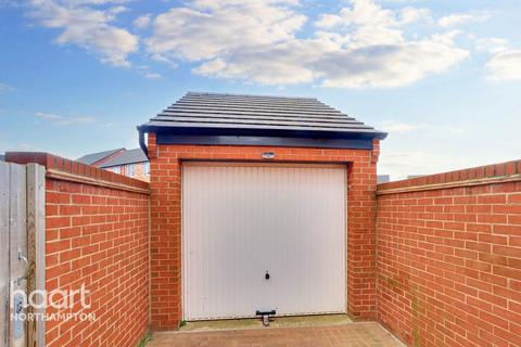 41 Balmoral Close, Northampton, NN5 4WA