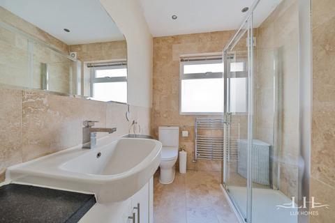 33 Hacton Drive, Hornchurch, RM12 6DL