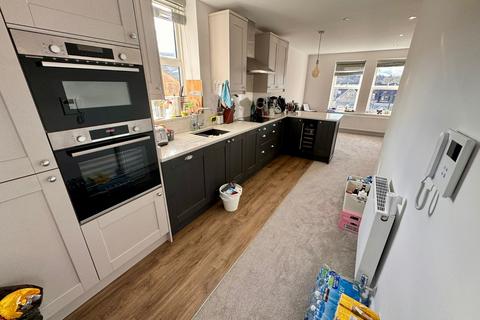 2 bedroom flat to rent, Brook Street, Ilkley, West Yorkshire, LS29