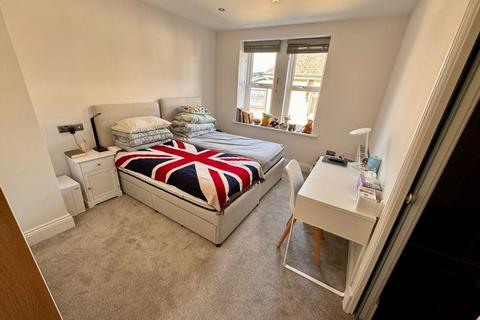 2 bedroom flat to rent, Brook Street, Ilkley, West Yorkshire, LS29