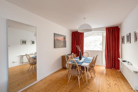 2 bedroom flat for sale, 2/3 Brown's Close, Edinburgh, EH8 8BT
