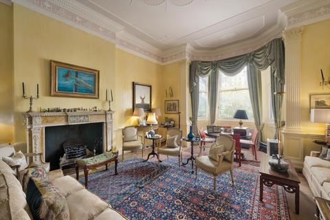 1 bedroom apartment for sale, Ennismore Gardens, Knightsbridge, London, SW7