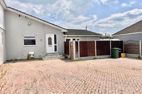 4 bedroom bungalow for sale, Roggel Road, Canvey Island