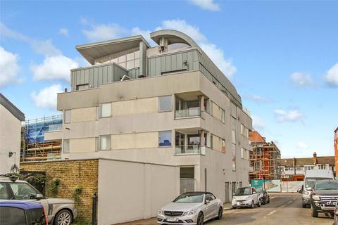2 bedroom penthouse for sale, Broadway, Leigh-on-Sea, Essex, SS9